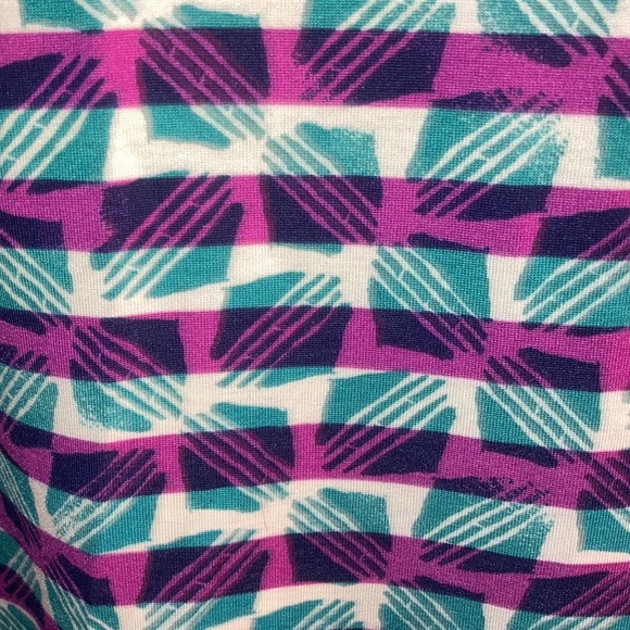 NWT LuLaRoe M Gigi Top - Picture 2 of 7